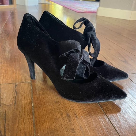 Ann Taylor Shoes - Ann Taylor Mary Jane Velvet Black Pumps size 8